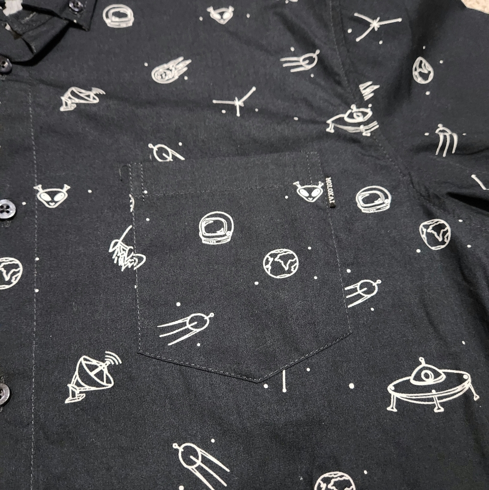 Space-themed collared top - Picture 3 of 4